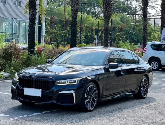 BMW 7 Series 750Li xDrive V8 M Sport Package