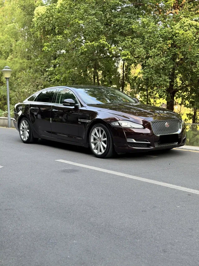 Jaguar XJ XJL 3.0 SC 4WD Panoramic Business Edition
