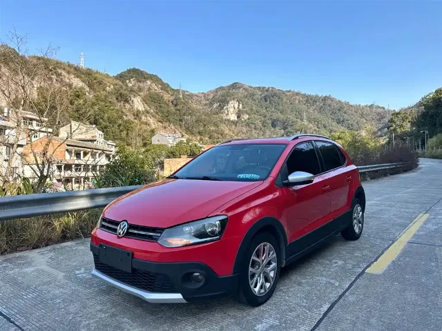 Volkswagen Polo 1.6L Cross Polo Auto