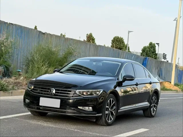 Volkswagen Magotan 330TSI DSG Leading Type