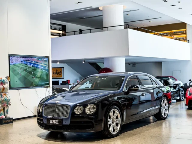 Bentley Flying Spur 4.0T V8 Standard Edition