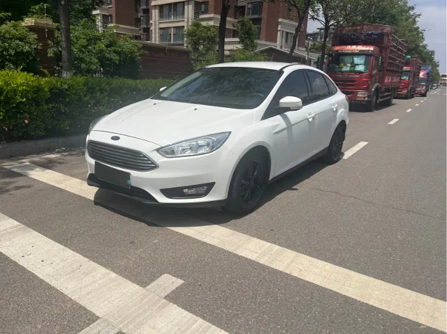 Ford Focus Sedan 1.6L Auto Comfort Type Smart Drive Edition
