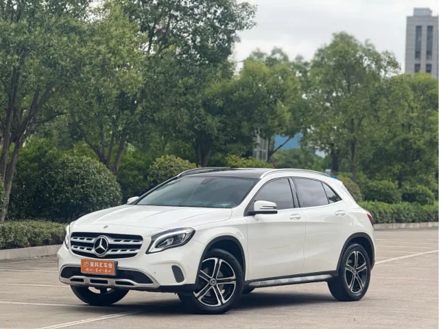 Mercedes-Benz GLA GLA 200 Fashion Type
