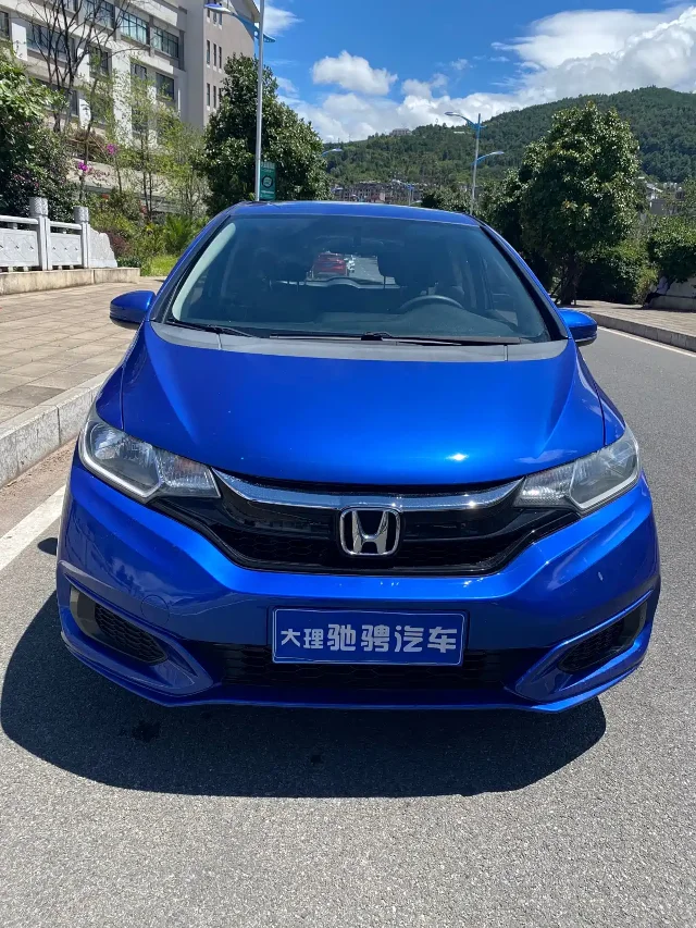 Honda Fit 1.5L CVT Comfort Sunroof Edition