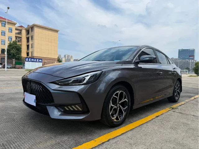 MG MG5 180DVVT CVT Youth Luxury Edition