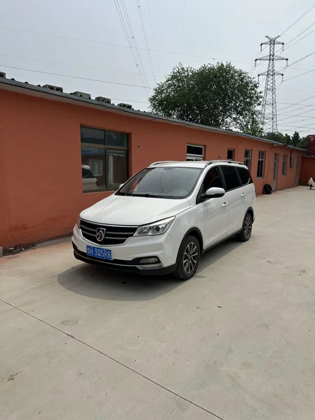 Baojun 730 1.5L Manual Fashion Type 7 seats China VI