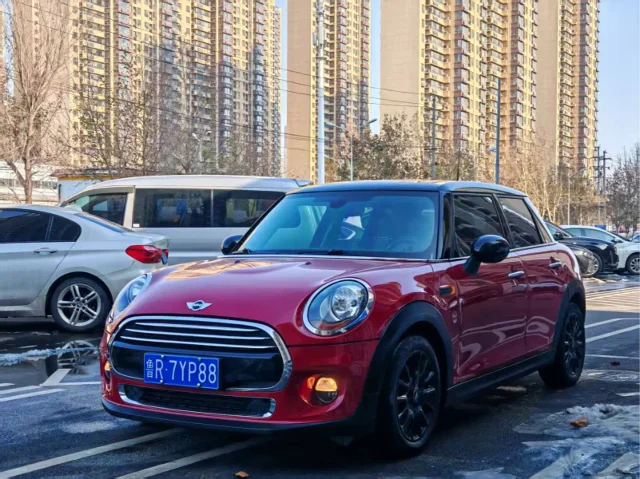 MINI MINI 1.5T COOPER 5-door Edition