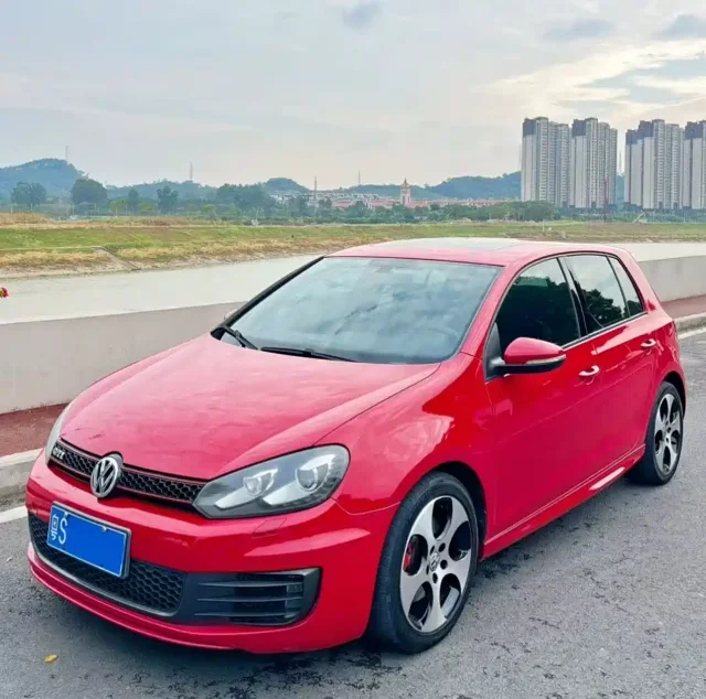 Volkswagen Golf GTI 2.0TSI GTI