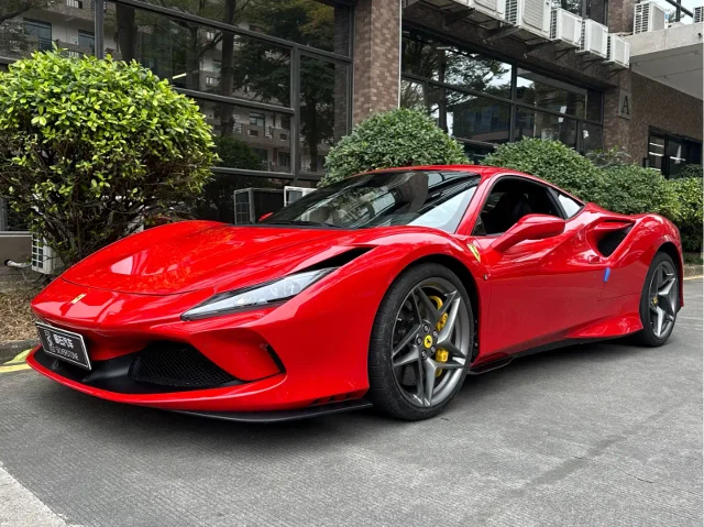Ferrari F8 Tributo 3.9T V8