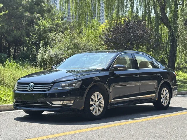 Volkswagen Passat 1.8TSI DSG Royal Premium Edition