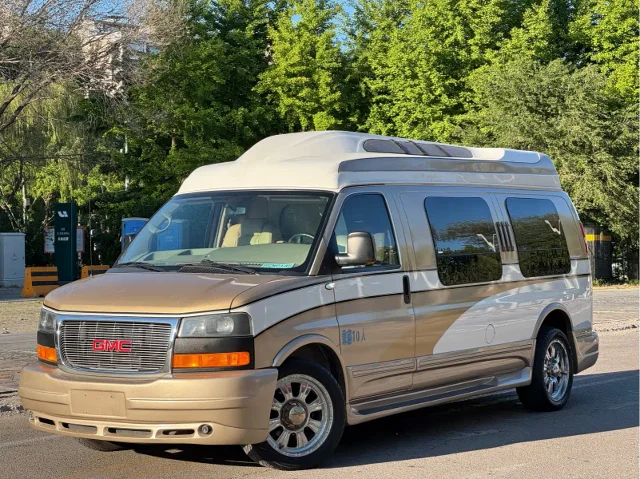 GMC Savana 6.0L Business of Star 10 seats