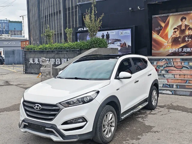 Hyundai Tucson 1.6T DCT 2WD Smart Type
