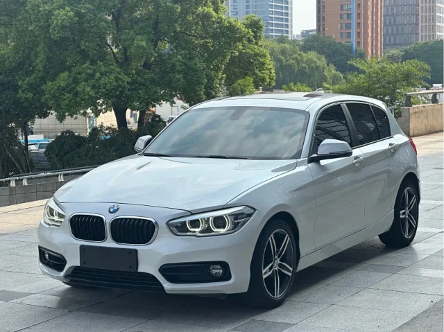 BMW 1 Series (Import) 118i Sport Design Package