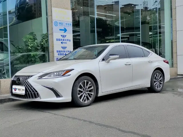 Lexus ES 260 Excellence Edition