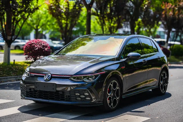 Volkswagen Golf GTI 380TSI DSG GTI