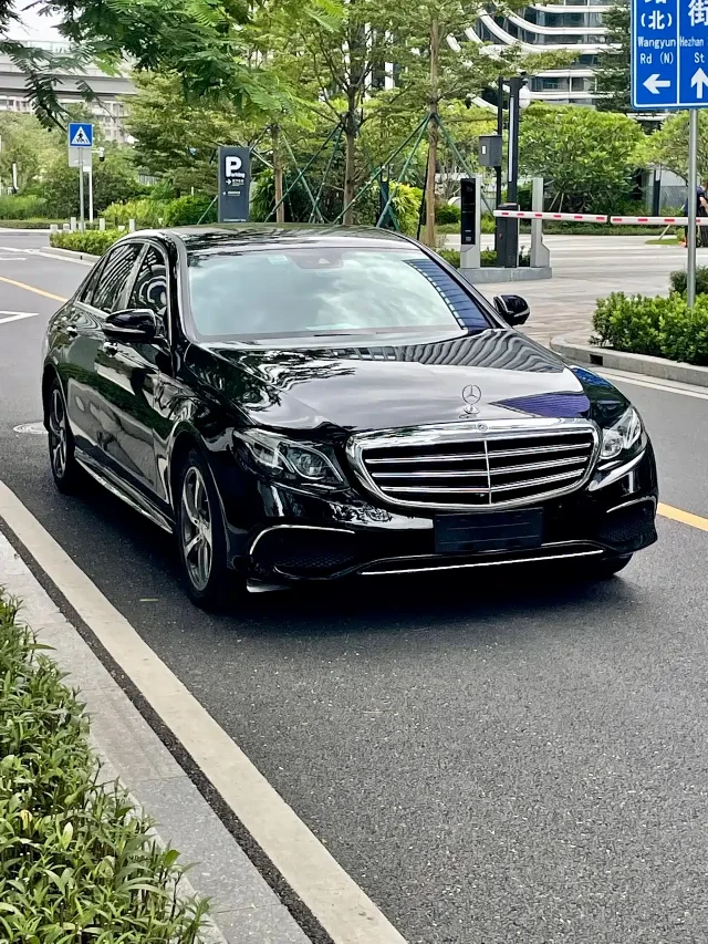 Mercedes-Benz E-Class E 300 L Luxury Type
