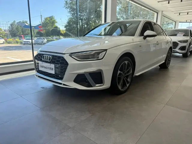 Audi A4L 40 TFSI Fashion Dynamic Type