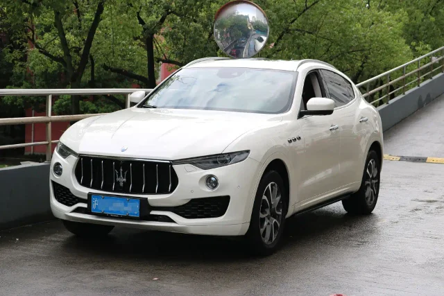 Maserati Levante 3.0T Standard Type