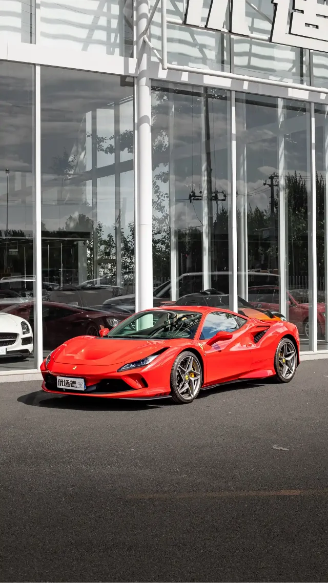 Ferrari F8 Tributo 3.9T V8