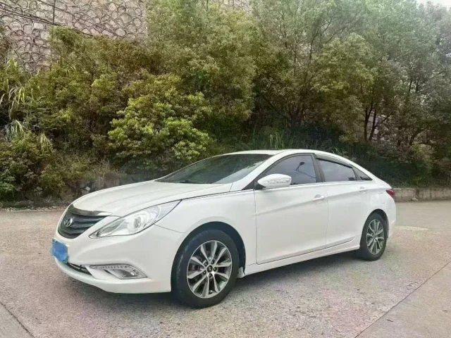 Hyundai Sonata 2.0L Auto Premium Edition