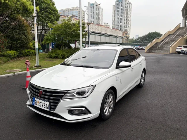 Roewe i5 1.5L Auto 4G Connected Leader Luxury Edition