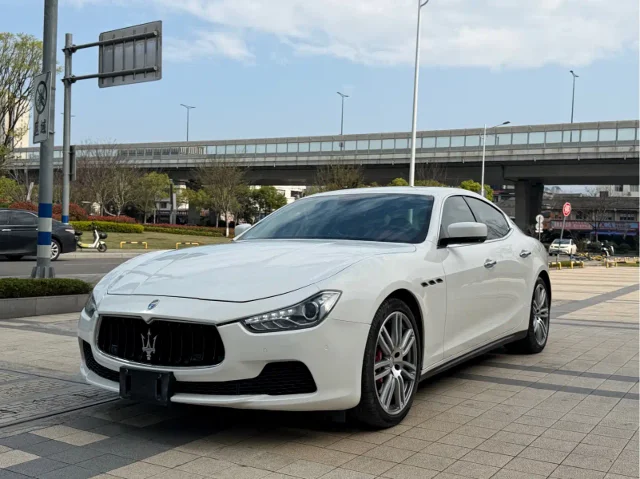 Maserati Ghibli 3.0T Standard Edition