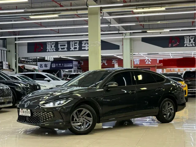Volkswagen Lamando Lamando L 280TSI DSG Dazzle Hot Edition