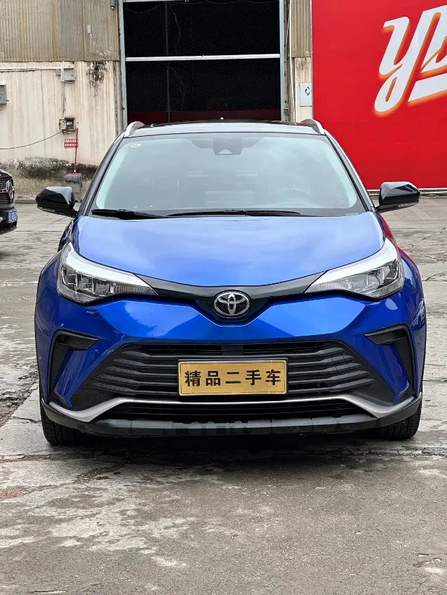 Toyota IZOA 2.0L Yi Travel Edition