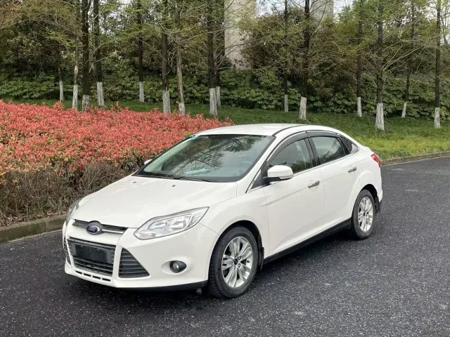 Ford Focus Sedan 1.6L Manual Comfort Type