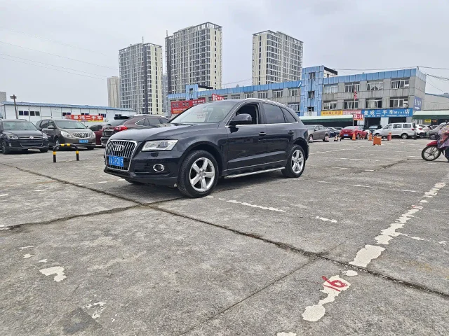 Audi Q5 40 TFSI Tech Type