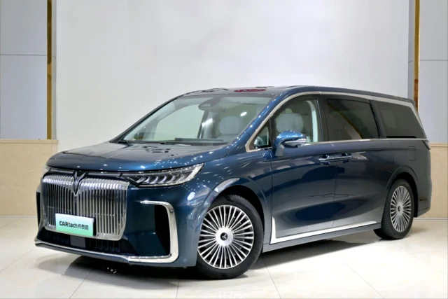 Voyah Dreamer PHEV 4WD Flagship Kunpeng Edition