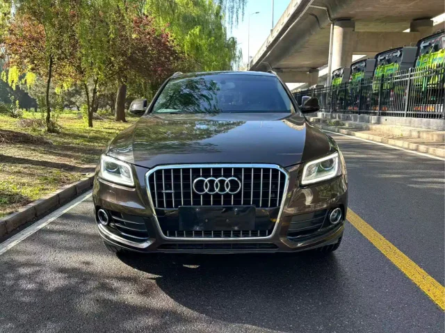 Audi Q5 40 TFSI Tech Type