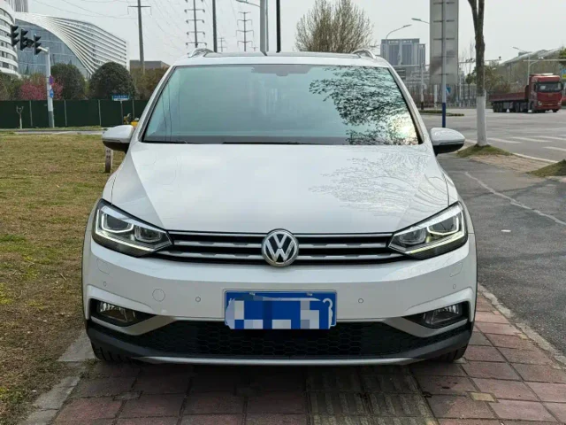 Volkswagen Touran Touran L 280TSI DSG Cross Edition 6 seats China VI