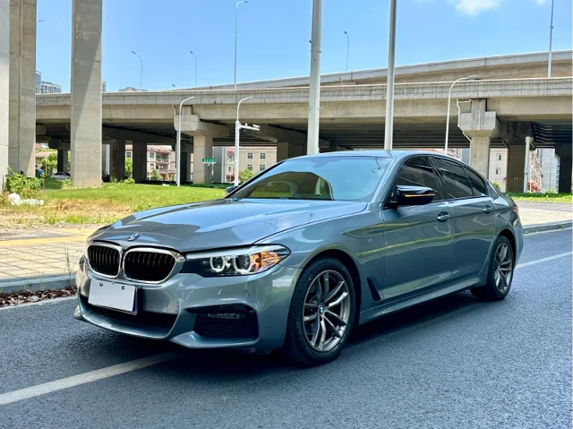 BMW 5 Series (Import) 525i M Sport Package