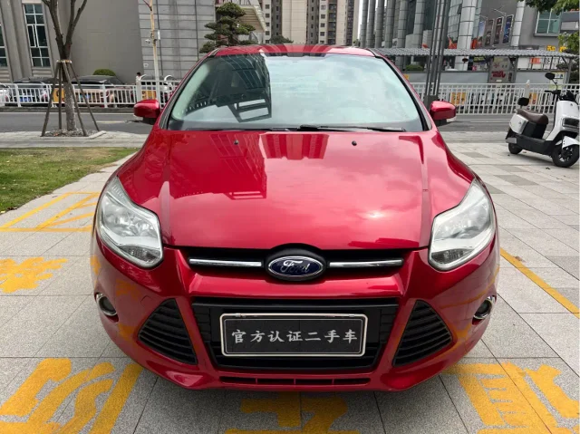 Ford Focus Hatchback 1.6L Manual Elegant Type