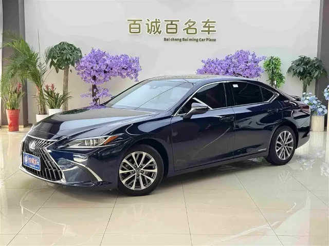 Lexus ES 300h Excellence Edition