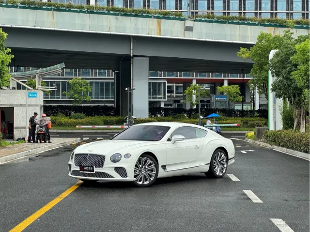 Bentley Continental 4.0T GT V8 Mulliner