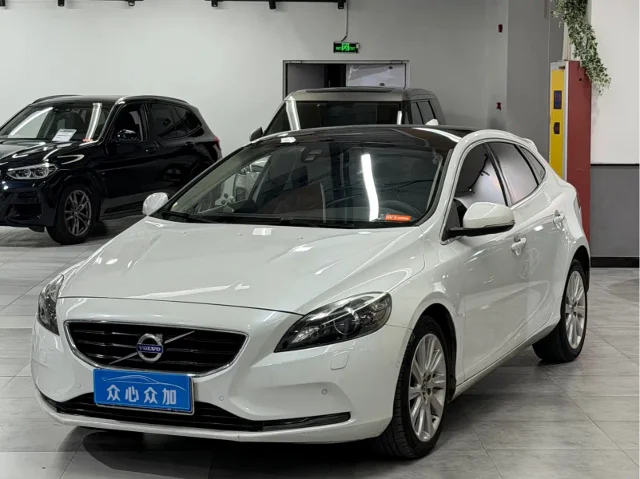 Volvo V40 T3 Smart Elegant Edition