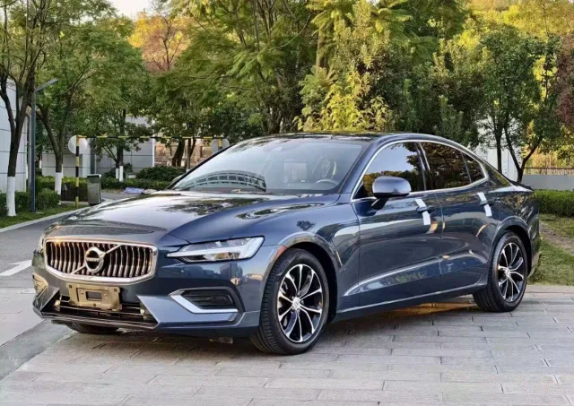 Volvo S60 T4 Smart Leisure Luxury Edition