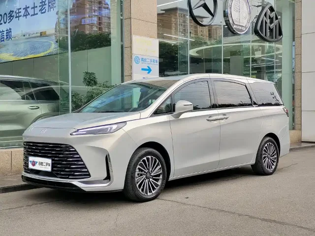 Buick GL8 Hybrid 陆尚 先享版