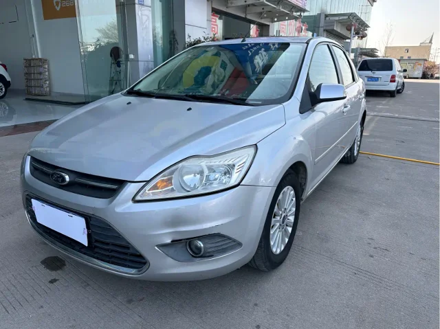 Ford Focus Sedan Classic 1.8L Manual Fashion Type