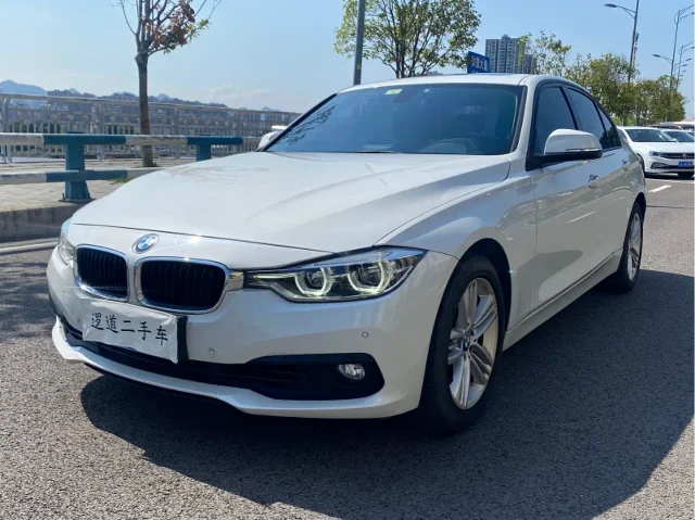 BMW 3 Series 318i