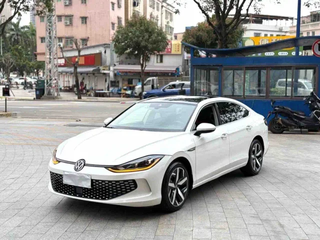 Volkswagen Lamando Lamando L 280TSI DSG Cool Hot Edition