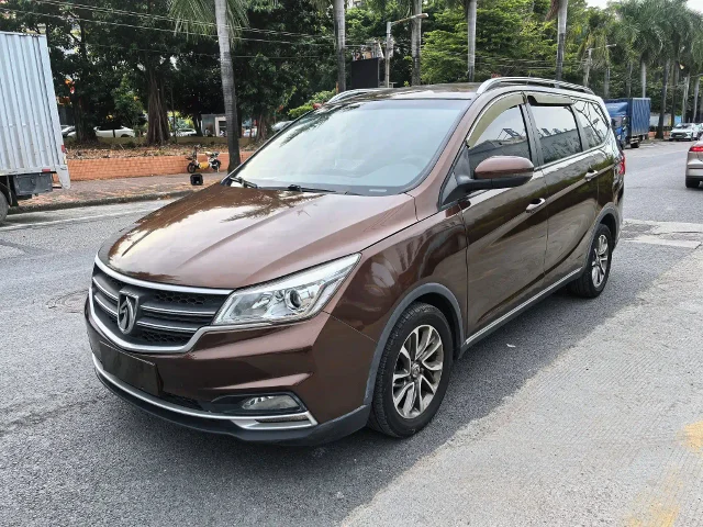 Baojun 730 1.5T CVT Fashion Type 7 seats China V