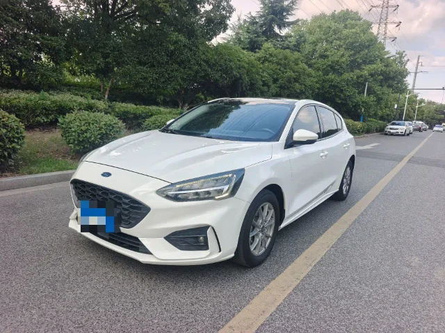 Ford Focus Hatchback EcoBoost 180 Auto Edge Trend Type