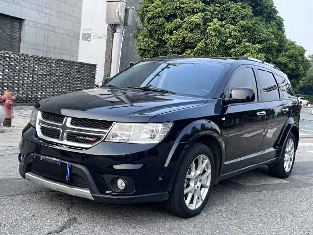 Dodge Journey 2.4L 2WD Premium Fashion Edition