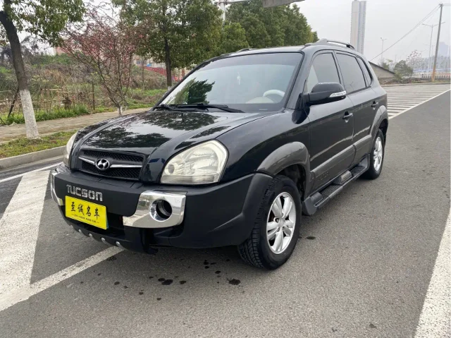 Hyundai Tucson 2.0L Auto 2WD Sunroof Type