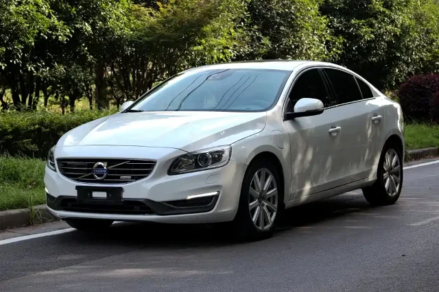Volvo S60 PHEV S60L E驱混动 T6智越版