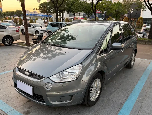 Ford S-MAX 2.3L 7 seats Luxury Type
