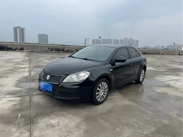 Suzuki Kizashi 2.4L 2WD CVT Standard Edition